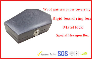Wood Grain Jewellery Showing Gift Packaging Boxes , Black Rigid Paper Rings Packaging Boxes